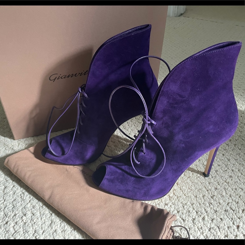 Gianvito Rossi Vamp Suede Booties